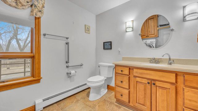 8210 Kettle View DRIVE, Kewaskum, WI 53040