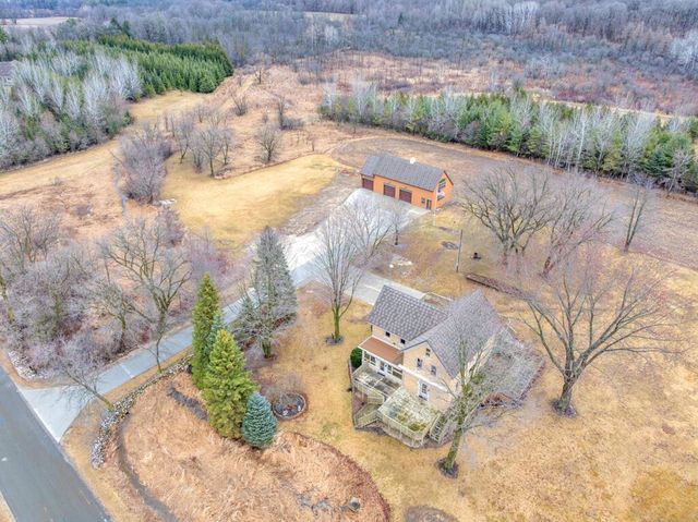 8210 Kettle View DRIVE, Kewaskum, WI 53040