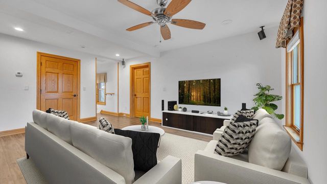 8210 Kettle View DRIVE, Kewaskum, WI 53040