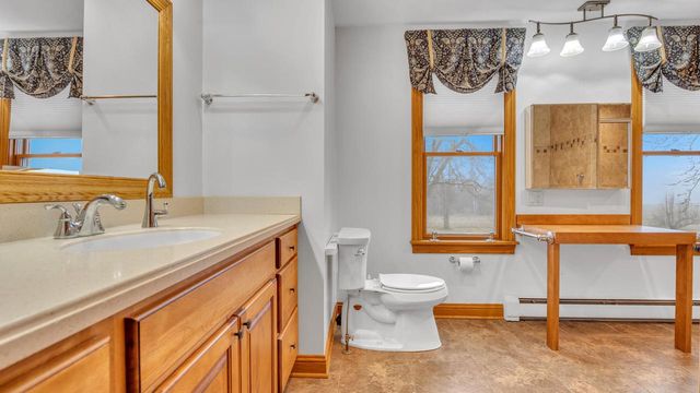 8210 Kettle View DRIVE, Kewaskum, WI 53040