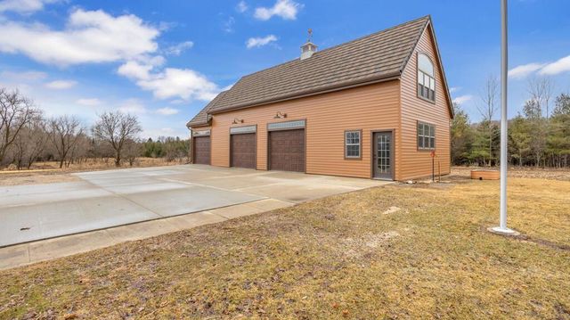 8210 Kettle View DRIVE, Kewaskum, WI 53040