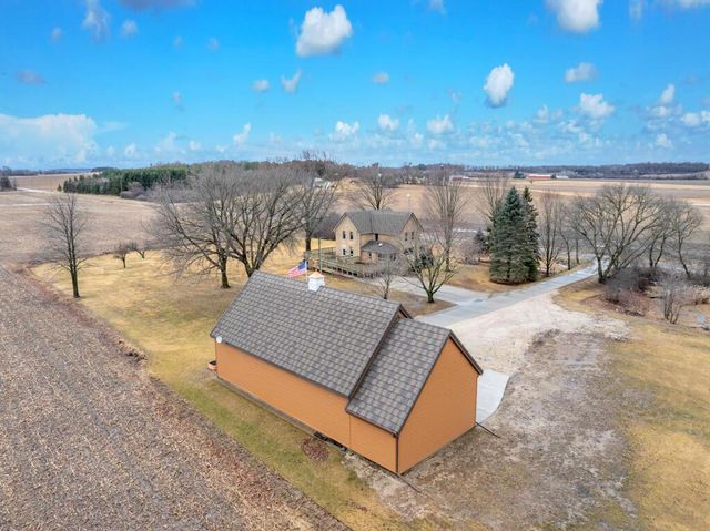 8210 Kettle View DRIVE, Kewaskum, WI 53040