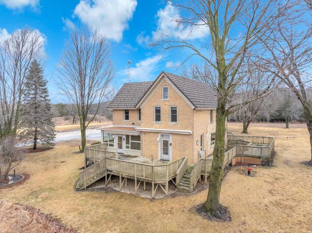 8210 Kettle View DRIVE, Kewaskum, WI 53040