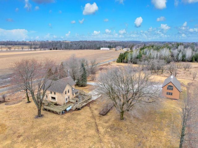 8210 Kettle View DRIVE, Kewaskum, WI 53040