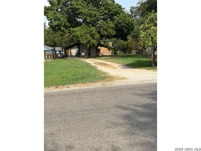709 RIDGECLIFF DR, New Braunfels, TX 78130