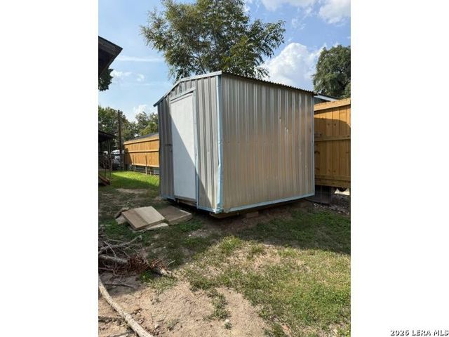 709 RIDGECLIFF DR, New Braunfels, TX 78130
