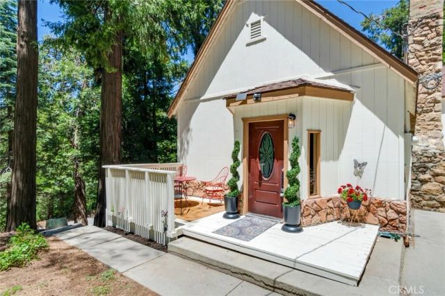 901 Ca-173, Lake Arrowhead, CA 92352