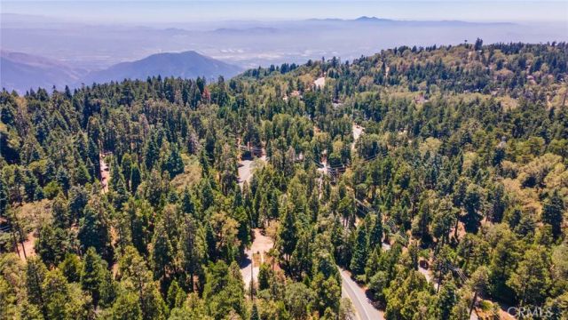 901 Ca-173, Lake Arrowhead, CA 92352
