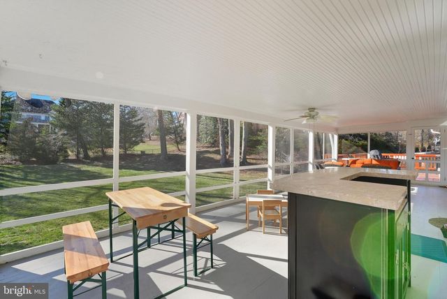 7001 ARBOR LN, Mclean, VA 22101