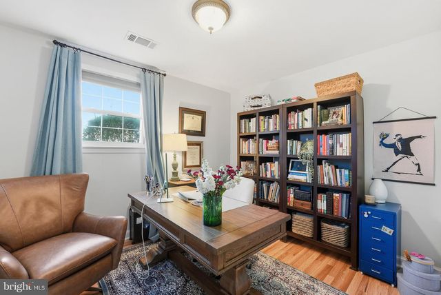 7001 ARBOR LN, Mclean, VA 22101