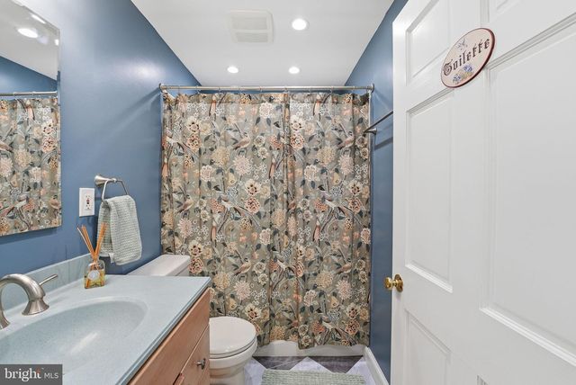 7001 ARBOR LN, Mclean, VA 22101