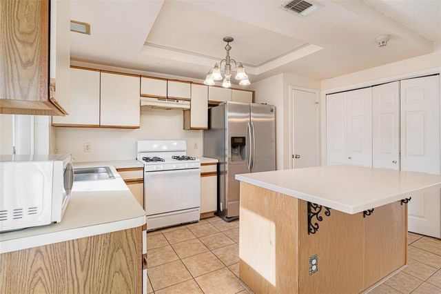 2810 Grants Lake Boulevard 801, Sugar Land, TX 77479