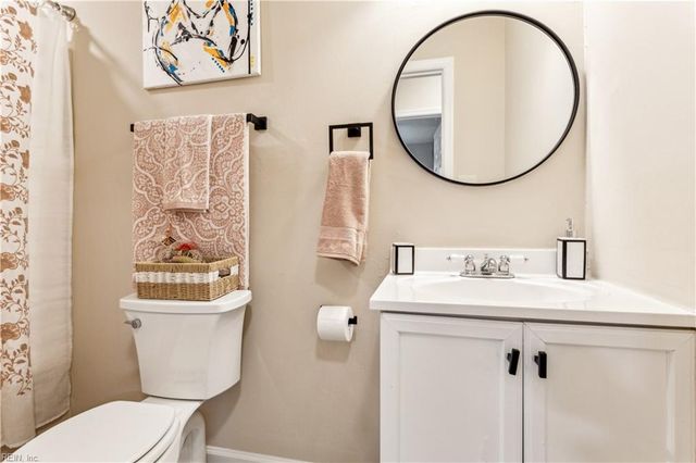 1937 Darnell DR, Virginia Beach, VA 23455