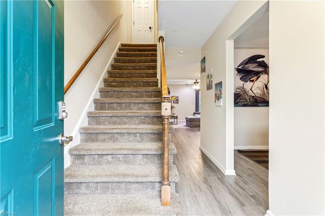 1937 Darnell DR, Virginia Beach, VA 23455