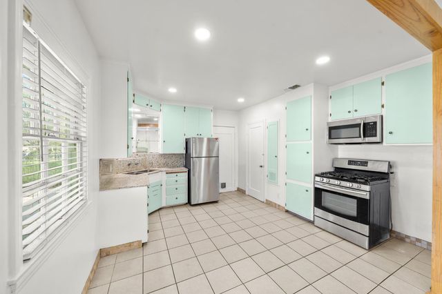 976 Acacia Ave, Sacramento, CA 95815