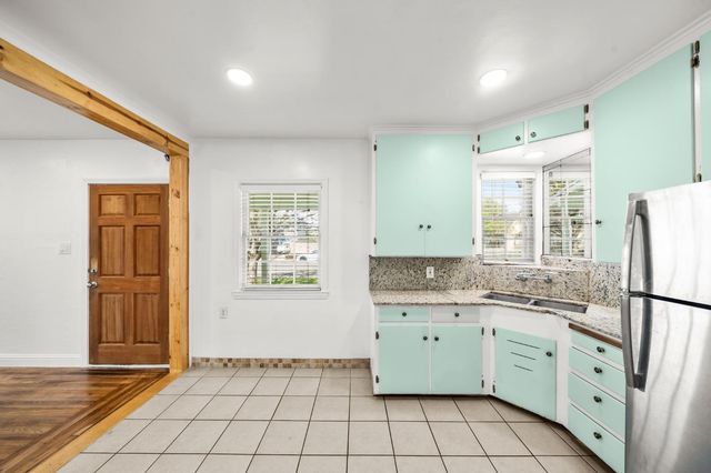 976 Acacia Ave, Sacramento, CA 95815