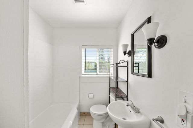 976 Acacia Ave, Sacramento, CA 95815