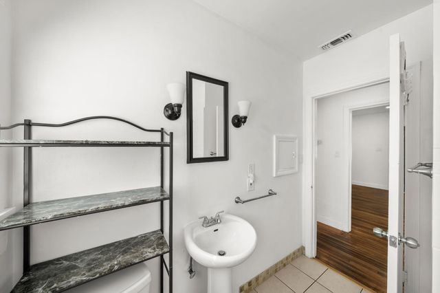 976 Acacia Ave, Sacramento, CA 95815