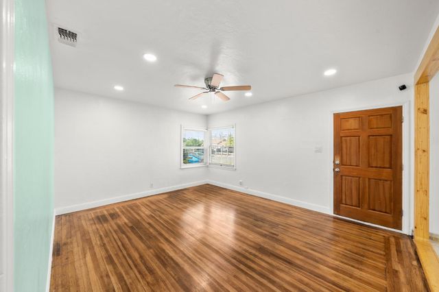 976 Acacia Ave, Sacramento, CA 95815