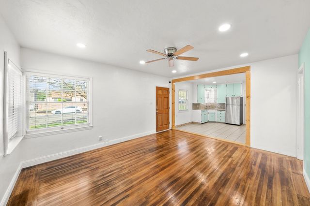 976 Acacia Ave, Sacramento, CA 95815