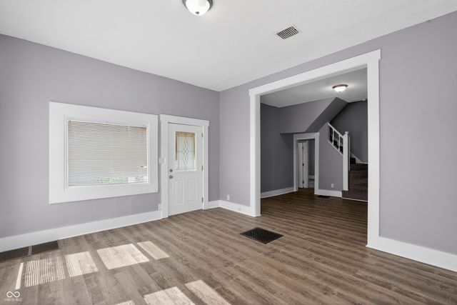 14 Wood Street, Greenfield, IN 46140
