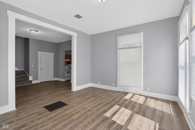 14 Wood Street, Greenfield, IN 46140