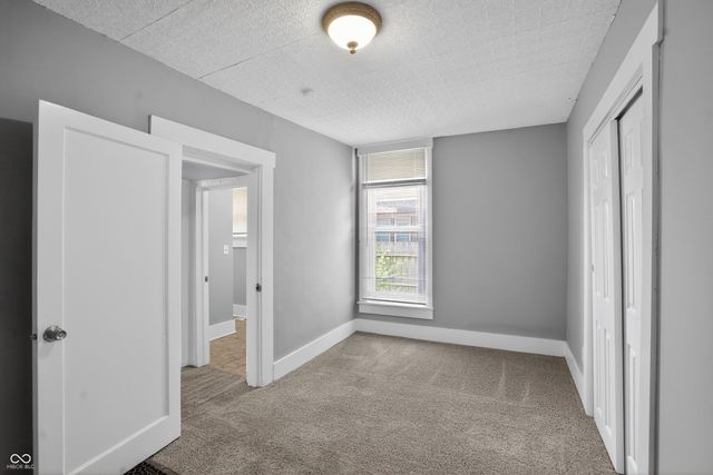 14 Wood Street, Greenfield, IN 46140