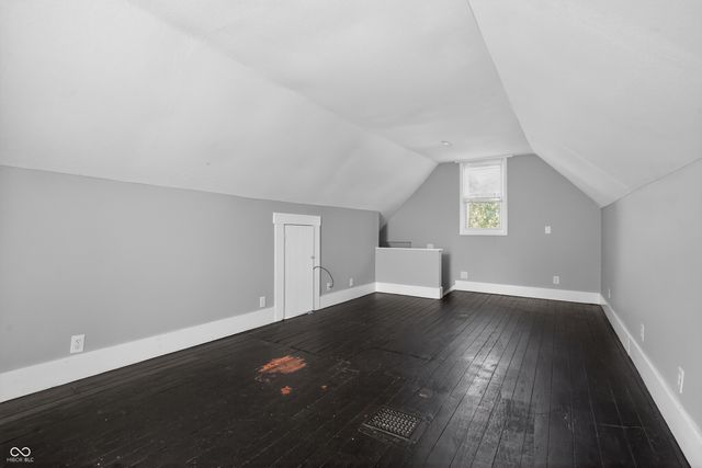 14 Wood Street, Greenfield, IN 46140
