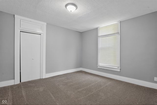 14 Wood Street, Greenfield, IN 46140