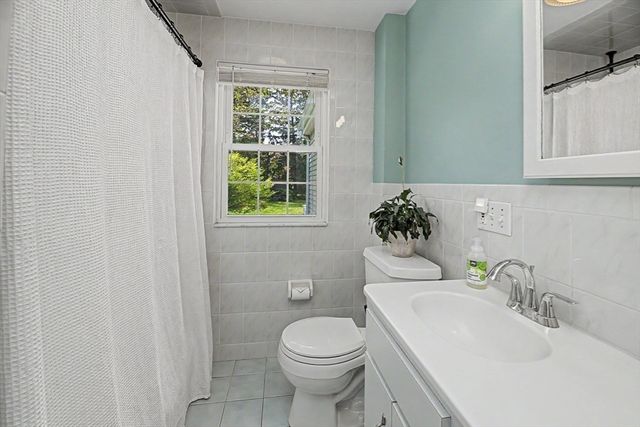 9 Macdonald Circle, Walpole, MA 02081