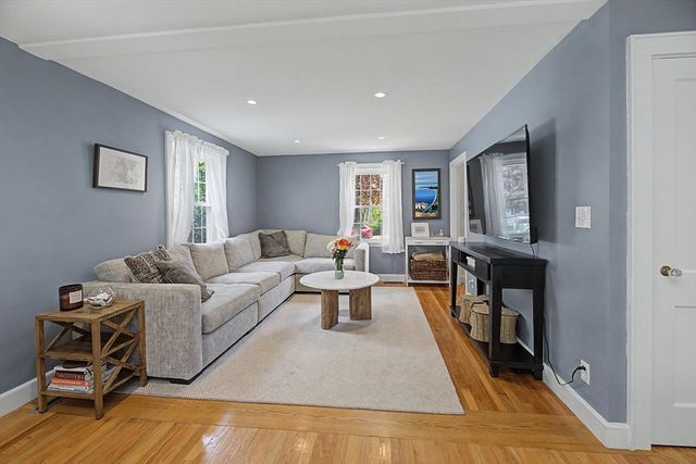 9 Macdonald Circle, Walpole, MA 02081