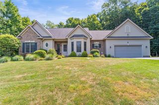 5 Woodsford Lane, Ogden, NY 14559