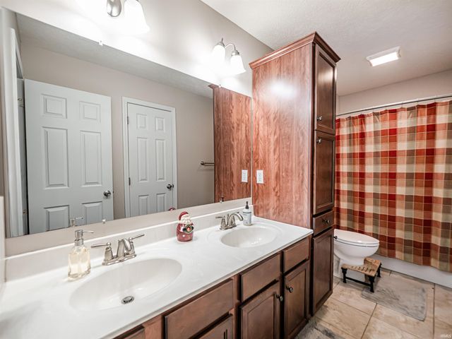 1870 Sandal Way, Newburgh, IN 47630