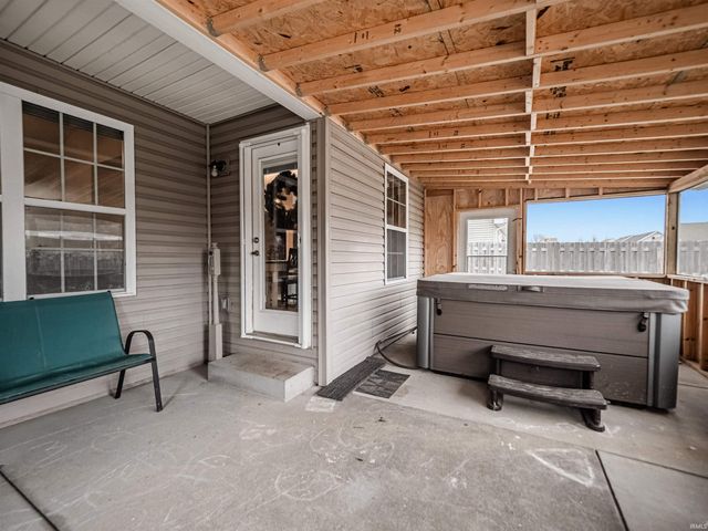 1870 Sandal Way, Newburgh, IN 47630