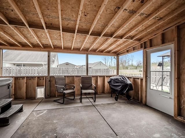 1870 Sandal Way, Newburgh, IN 47630