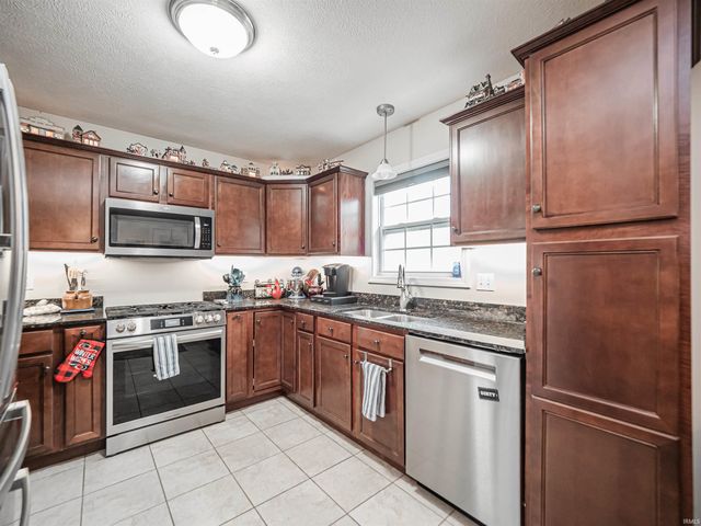 1870 Sandal Way, Newburgh, IN 47630