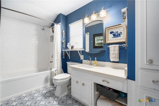 211 W Mimosa Circle, San Marcos, TX 78666