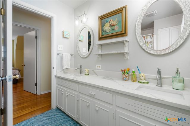 211 W Mimosa Circle, San Marcos, TX 78666