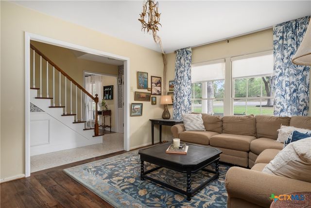 211 W Mimosa Circle, San Marcos, TX 78666