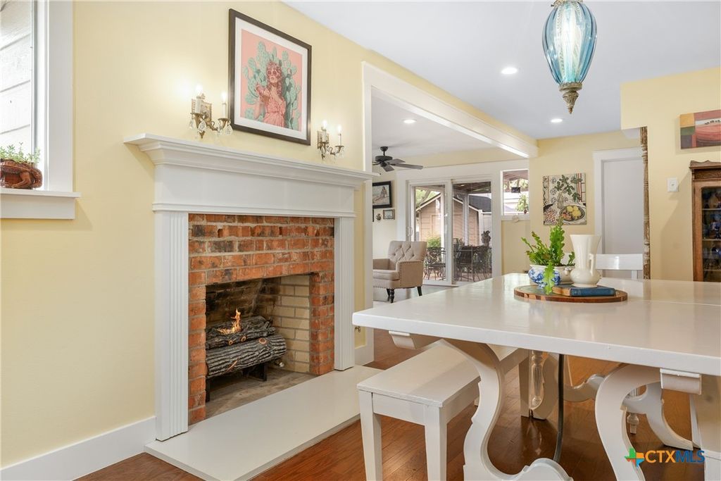 Image 18 of property listing at 211 W Mimosa Circle, San Marcos, TX 78666