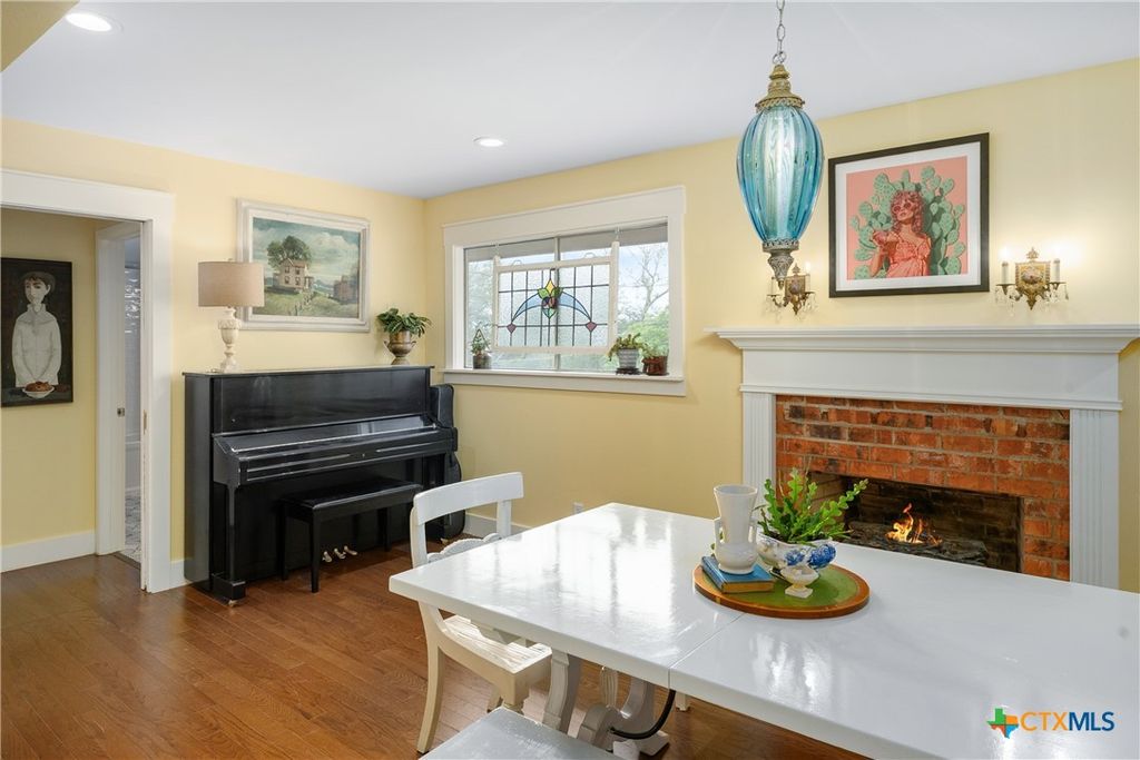 Image 19 of property listing at 211 W Mimosa Circle, San Marcos, TX 78666