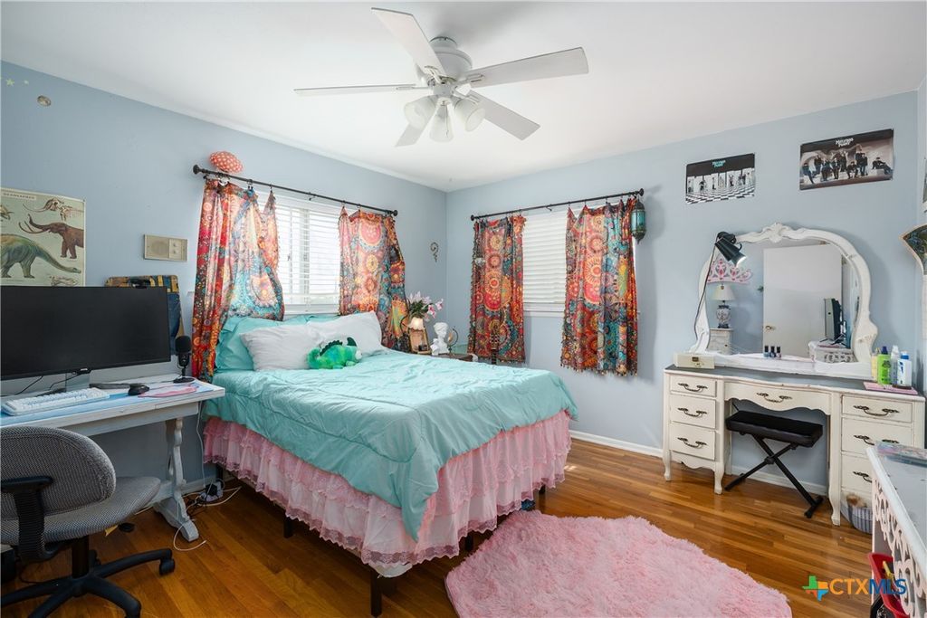 Image 24 of property listing at 211 W Mimosa Circle, San Marcos, TX 78666