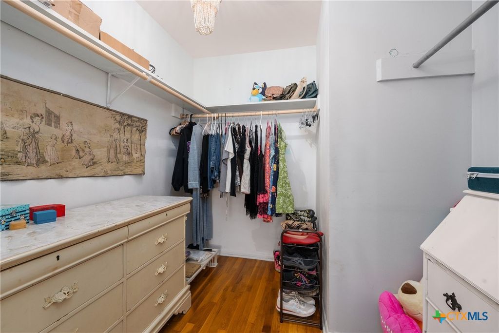 Image 25 of property listing at 211 W Mimosa Circle, San Marcos, TX 78666