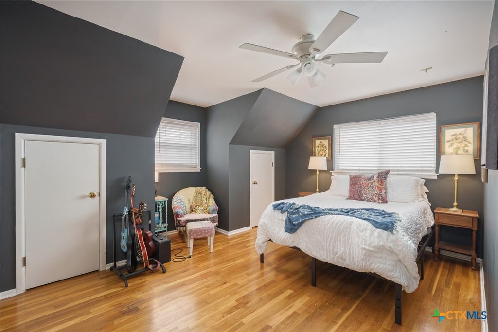 Image 26 of property listing at 211 W Mimosa Circle, San Marcos, TX 78666