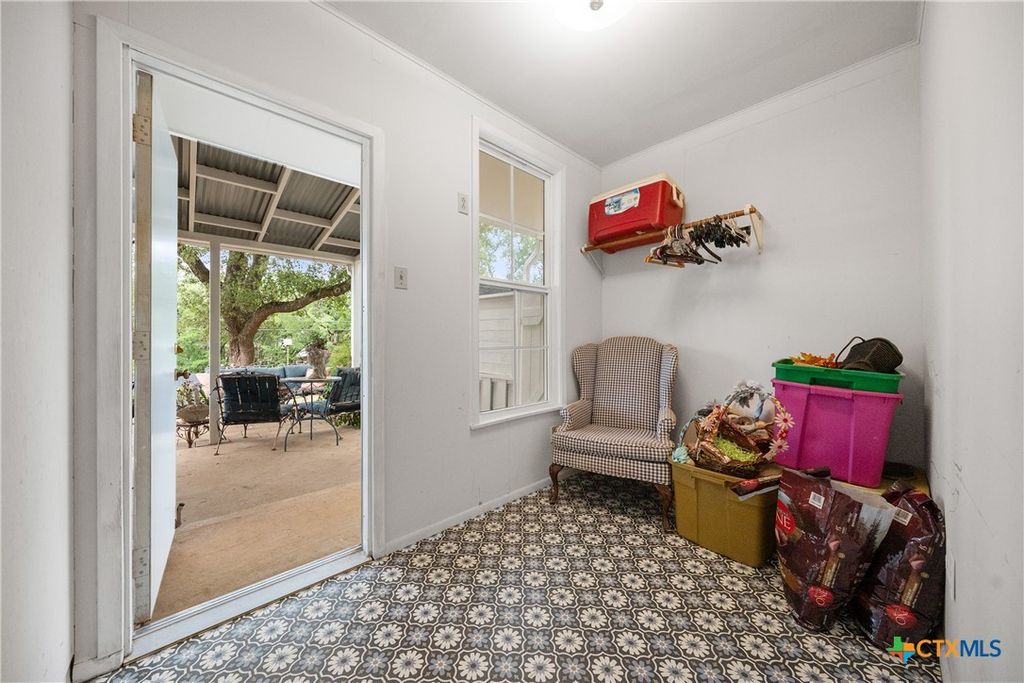 Image 31 of property listing at 211 W Mimosa Circle, San Marcos, TX 78666