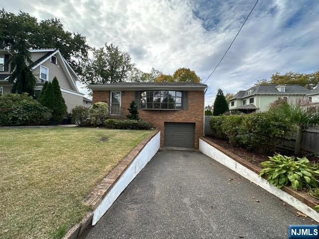99 Morse Avenue, Rutherford, NJ 07070
