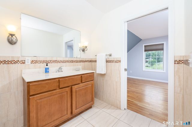 11 Jubrey Drive, Windsor, CT 06095