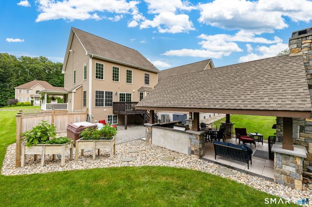 11 Jubrey Drive, Windsor, CT 06095