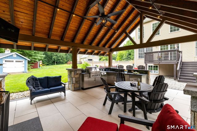11 Jubrey Drive, Windsor, CT 06095