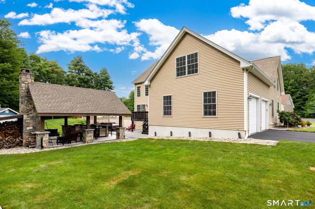 11 Jubrey Drive, Windsor, CT 06095